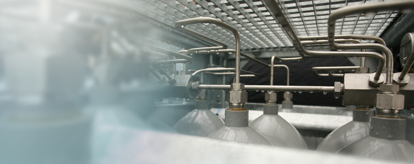 Compression packing for oxygen service